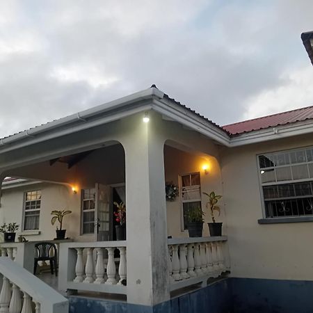 Chandler Homestay Saint Philip Bagian luar foto