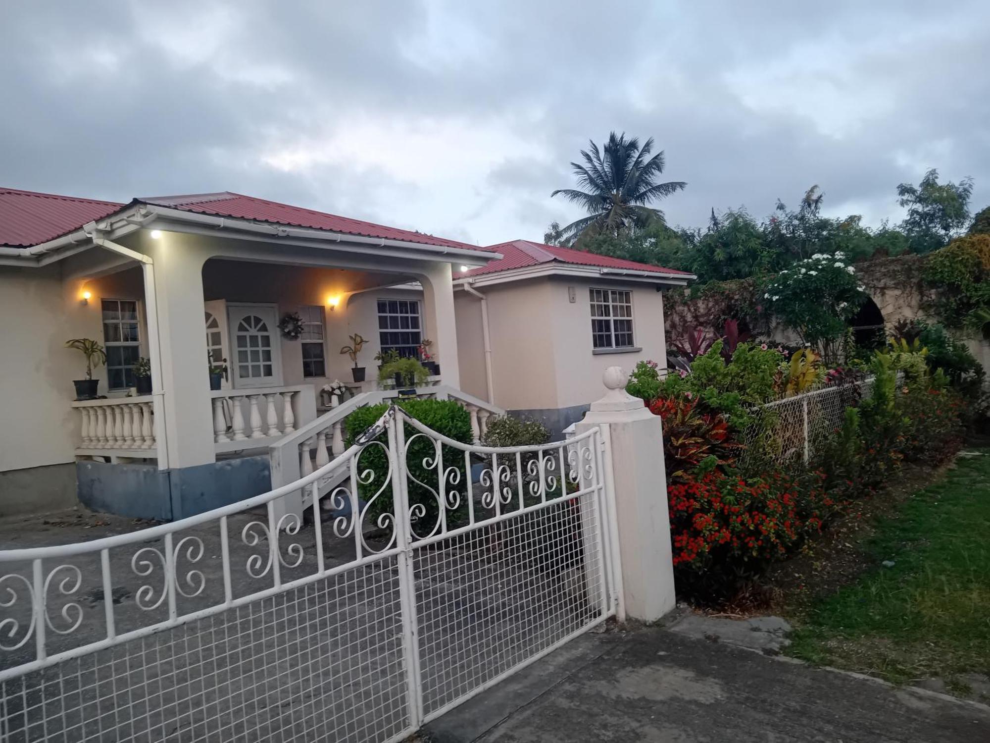 Chandler Homestay Saint Philip Bagian luar foto